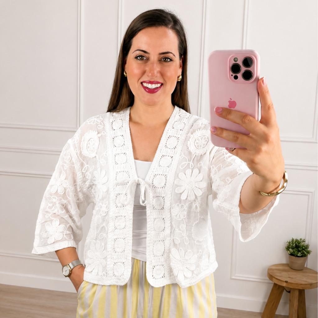 Chaqueta estilo kimono de crochet