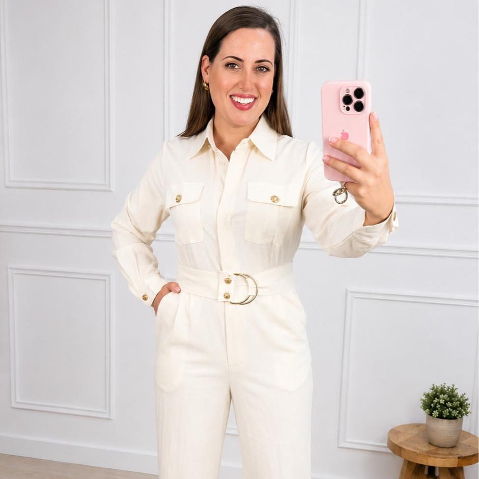 Mono beige botones joya dorados