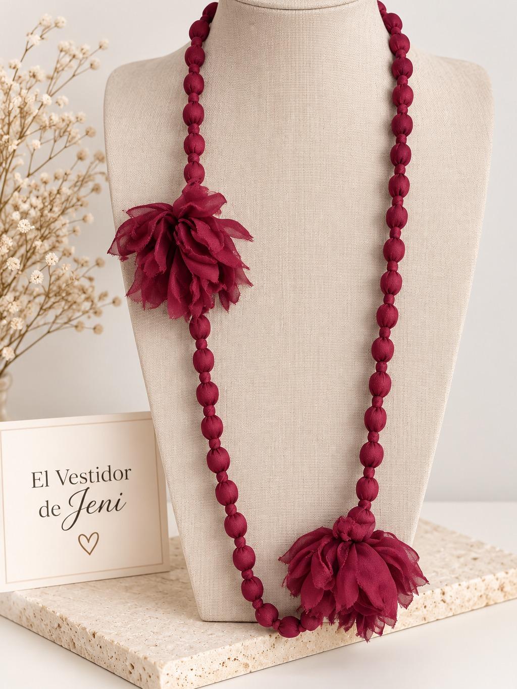 Collar Bolas y Flores