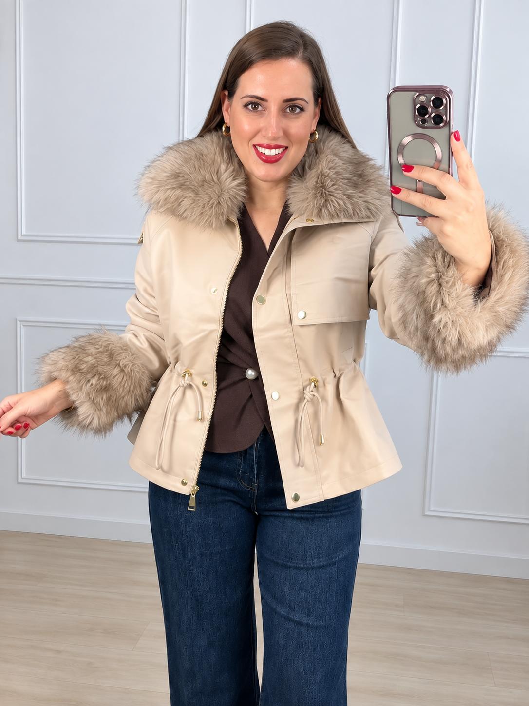 Chaqueta Alaska depolipiel con puños y cuello de pelo desmontable