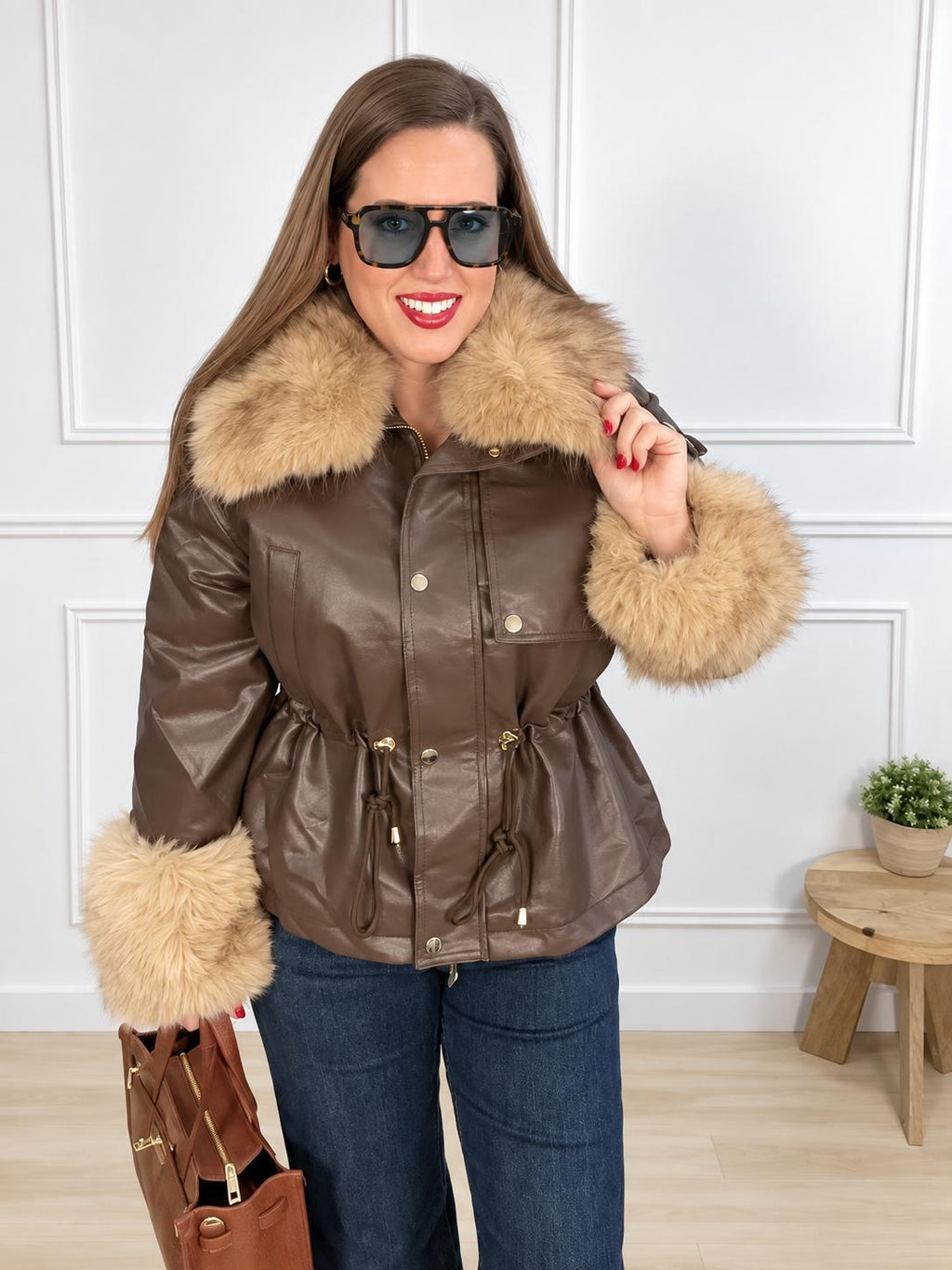 Chaqueta Alaska depolipiel con puños y cuello de pelo desmontable