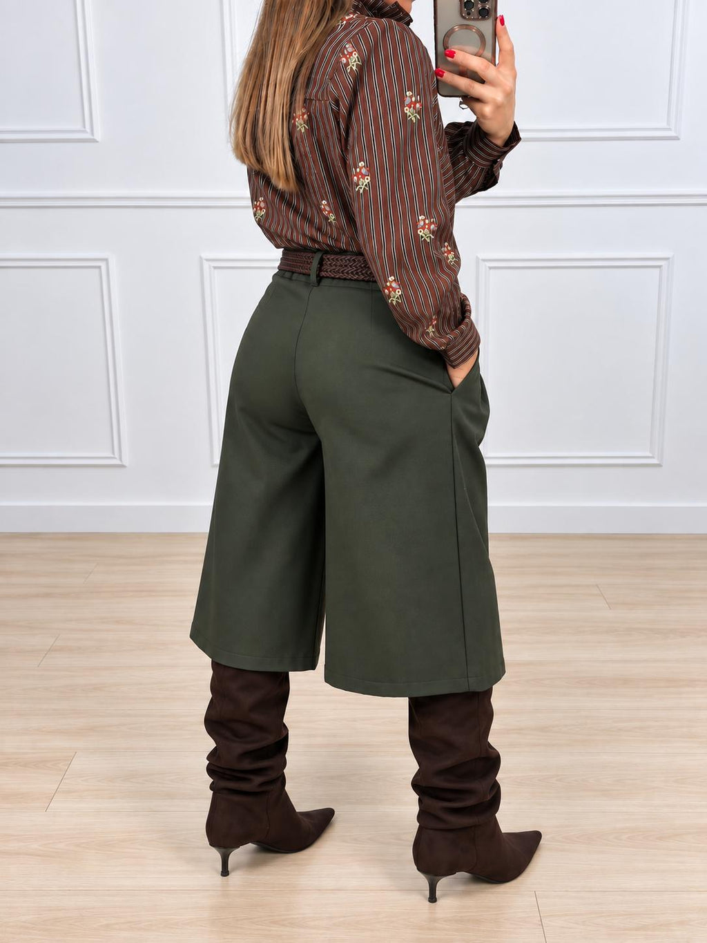 Bermudas verde oliva con cinturón incluido