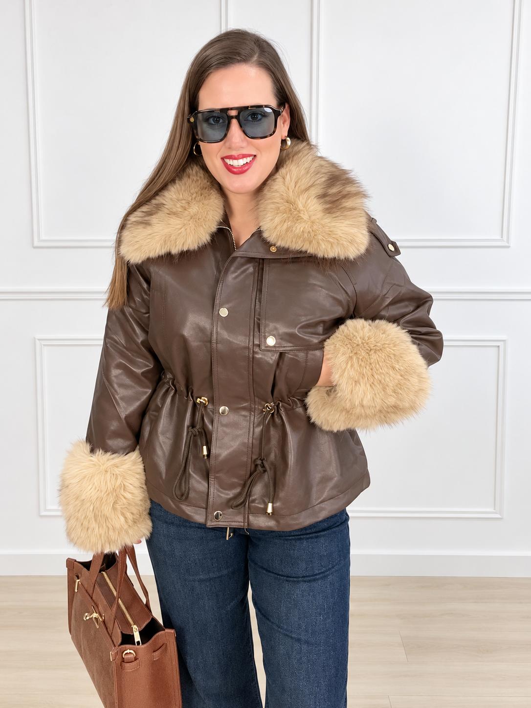 Chaqueta Alaska depolipiel con puños y cuello de pelo desmontable
