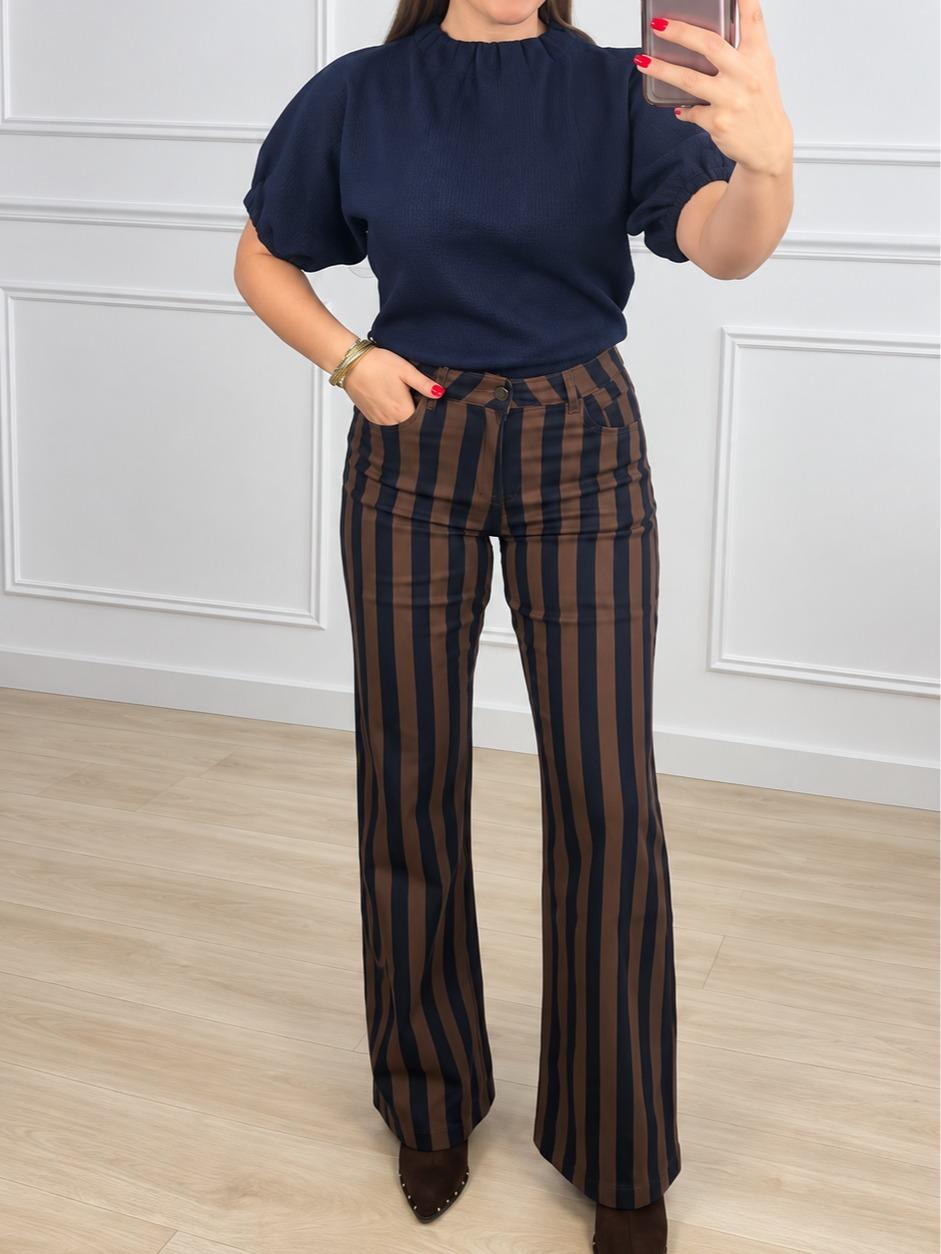 Pantalón elástico de rayas