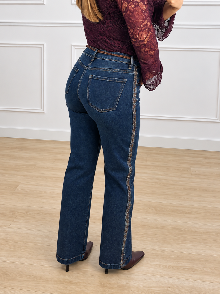 Pantalón vaquero Lola con cinturón y pañuelo